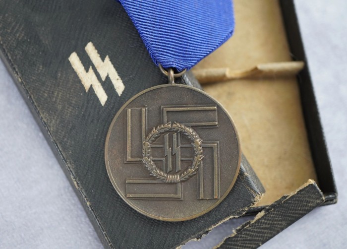 SOLD - Boxed Type 2 SS 8 Year Long Service Medal - Image 3