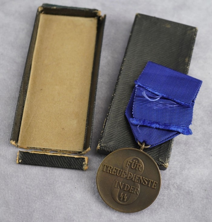 SOLD - Boxed Type 2 SS 8 Year Long Service Medal - Image 4
