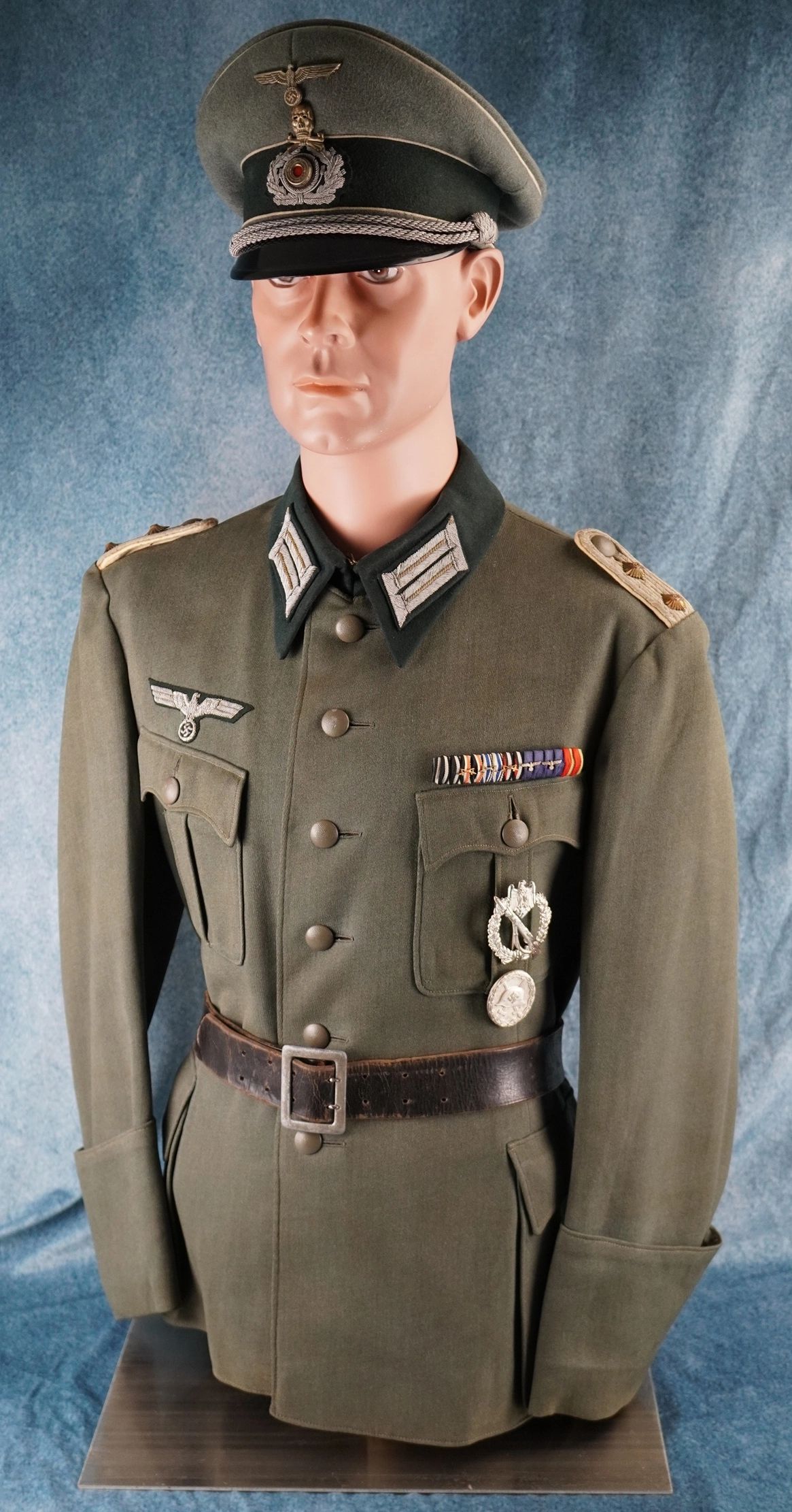 SOLD - Heer Infantry Hauptmann Service Tunic