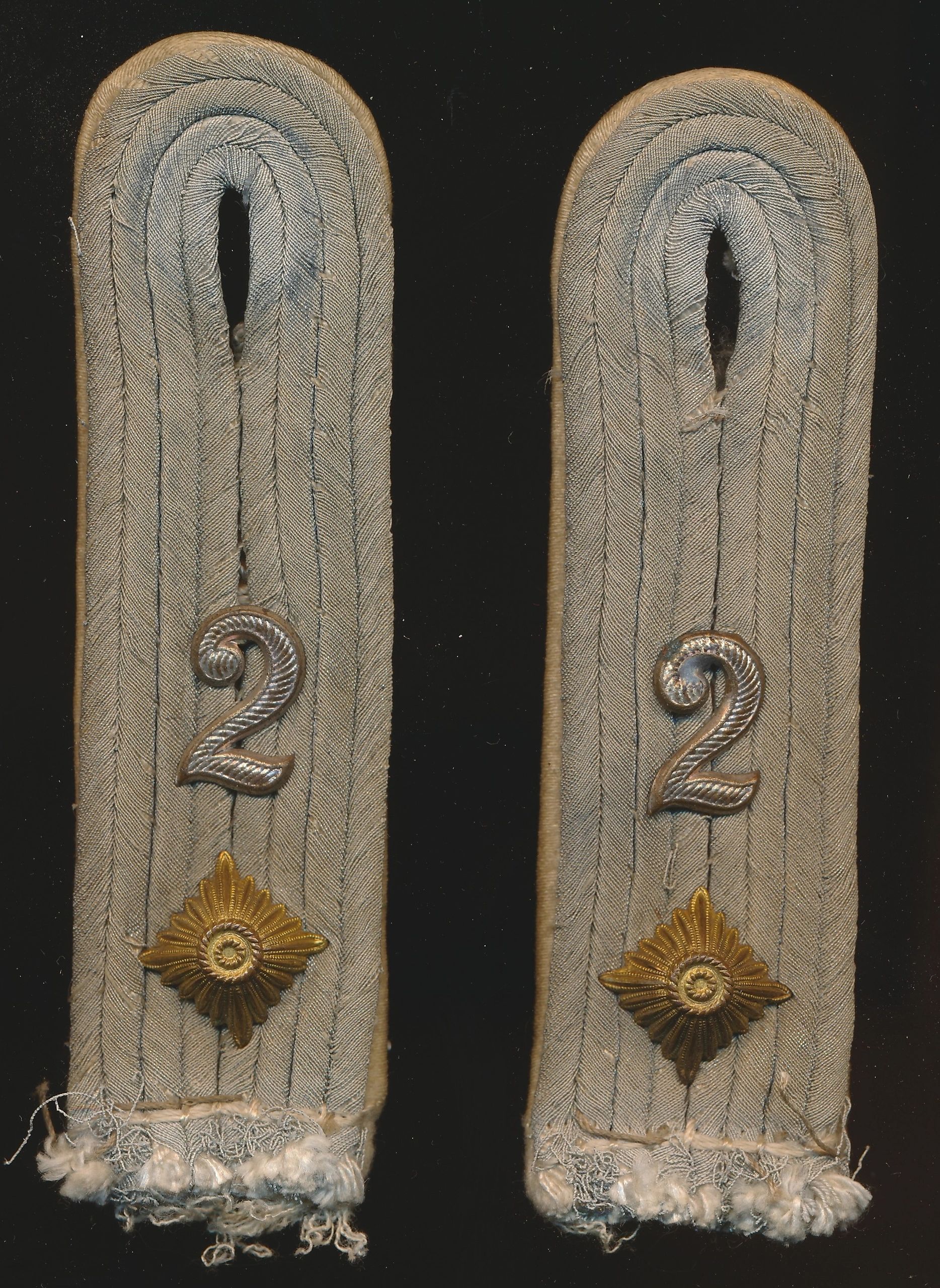 SOLD - Heer Infantry Oberleutnant Shoulder Boards