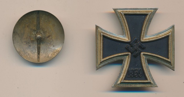SOLD - L/11 Marked Iron Cross First Class Screwback - Image 3