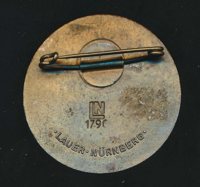 SOLD - Reichsparteitag 1935 Tinnie - Image 2