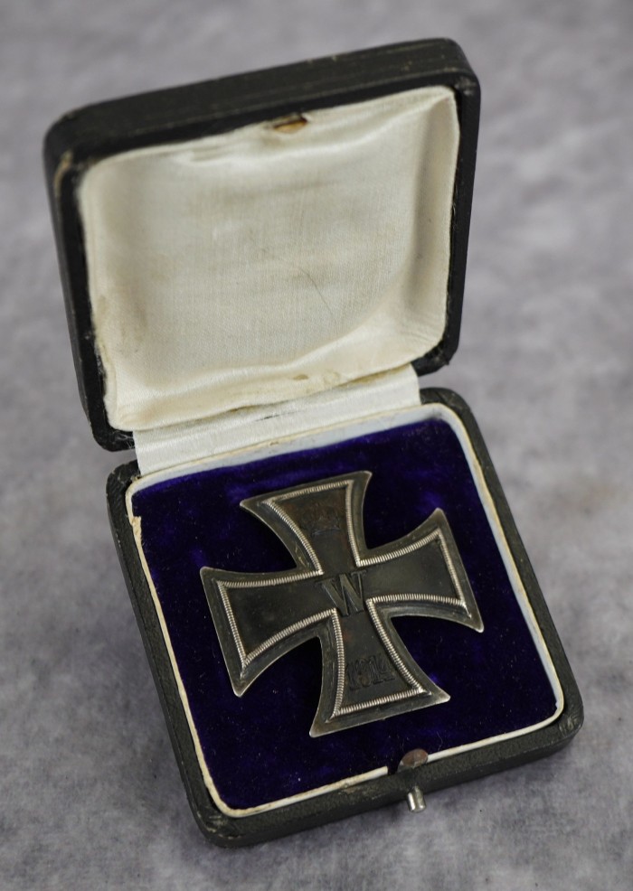 Cased & 800 Silver Marked Vaulted 1914 Iron Cross First Class