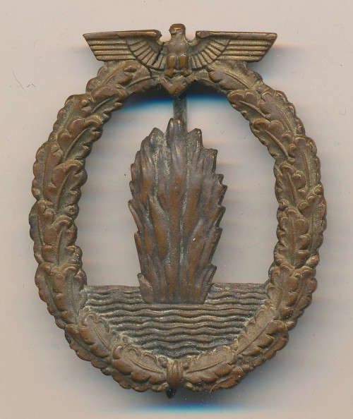 Early Buntmetal Kriegsmarine Minesweeper Badge