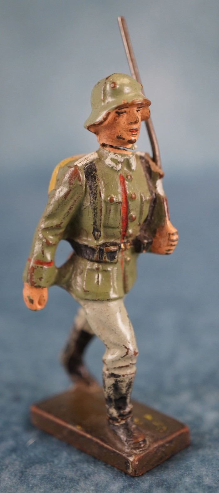 Heer Toy Soldier produced by Lineol