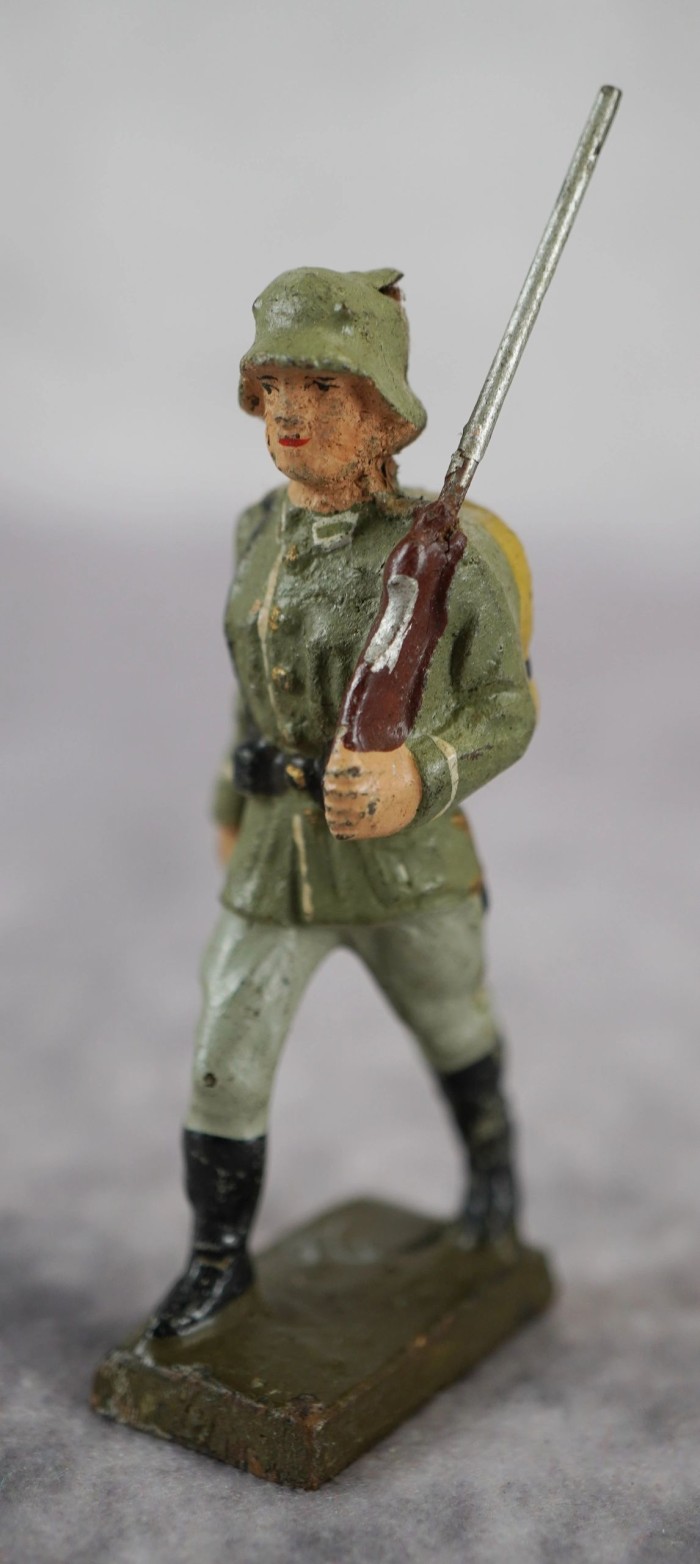 Heer Toy Soldier produced by Lineol