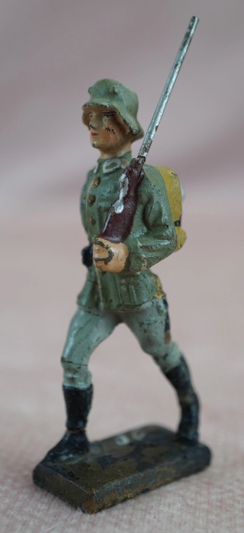 Heer Toy Soldier produced by Lineol