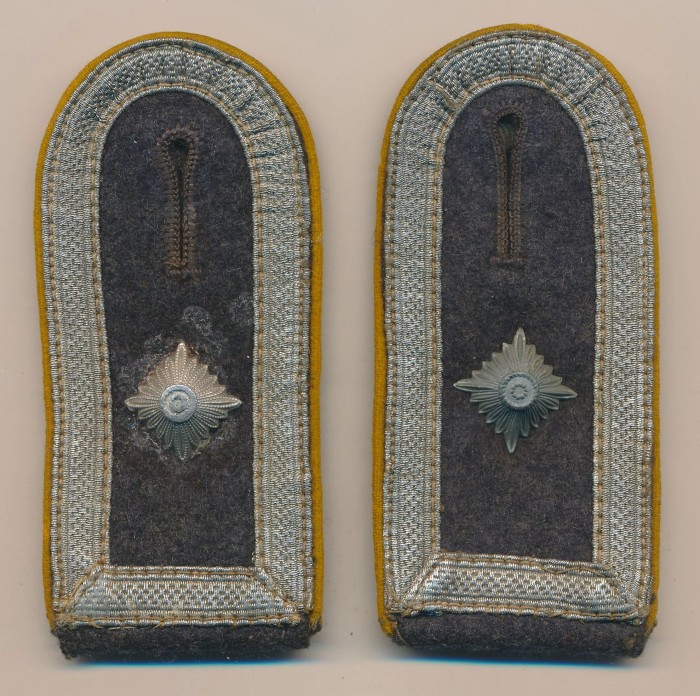 Luftwaffe Flight Feldwebel Shoulder Straps