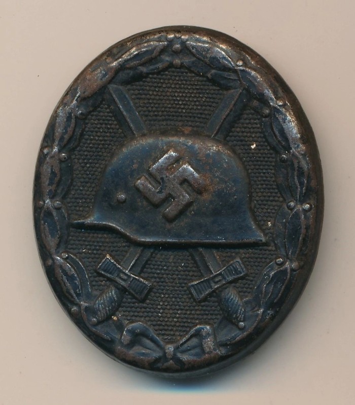 Maker Marked Black Wound Badge