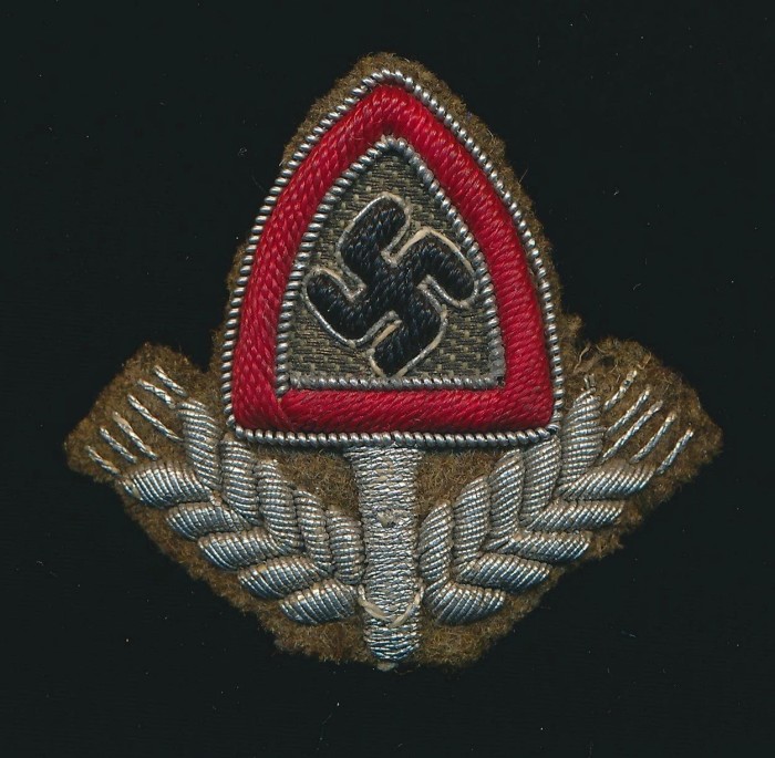 SOLD - RAD Officer's Cap Insignia in Bullion