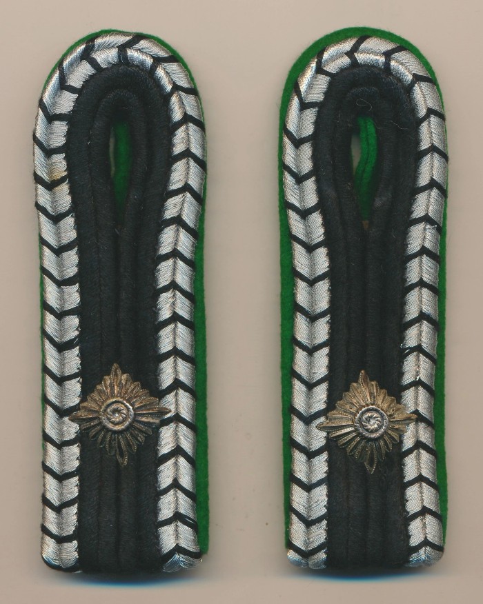 SOLD - Schutzpolizei Revier-Oberwachtmeister Shoulder Boards