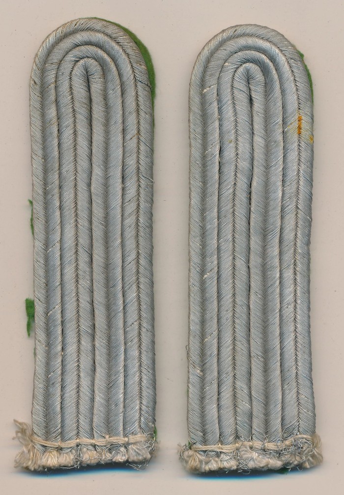 Schutzpolizei Leutnant Shoulder Boards